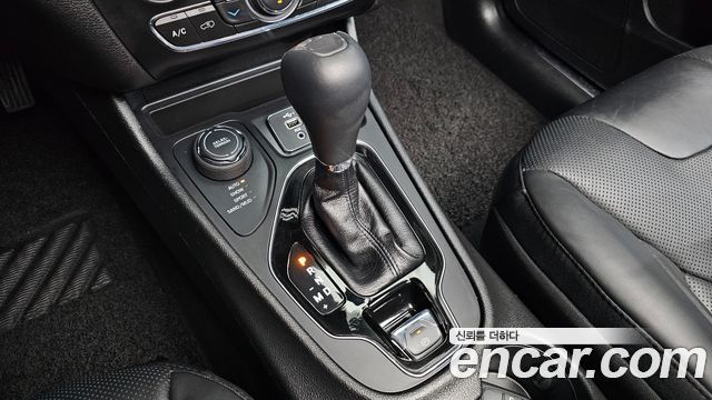 Jeep Cherokee 2021 — photo 12