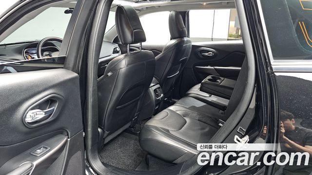 Jeep Cherokee 2021 — photo 17