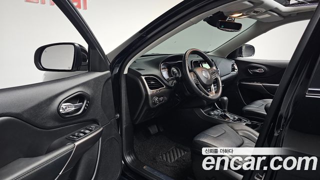 Jeep Cherokee 2021 — photo 18