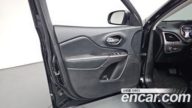 Jeep Cherokee 2021 — photo 14