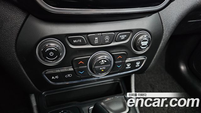 Jeep Cherokee 2021 — photo 30
