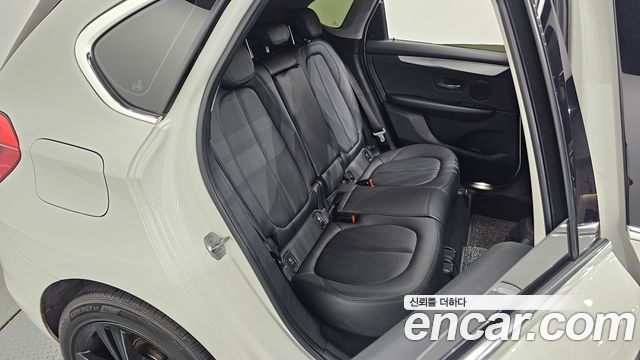 BMW 2-Series 2016 — photo 11