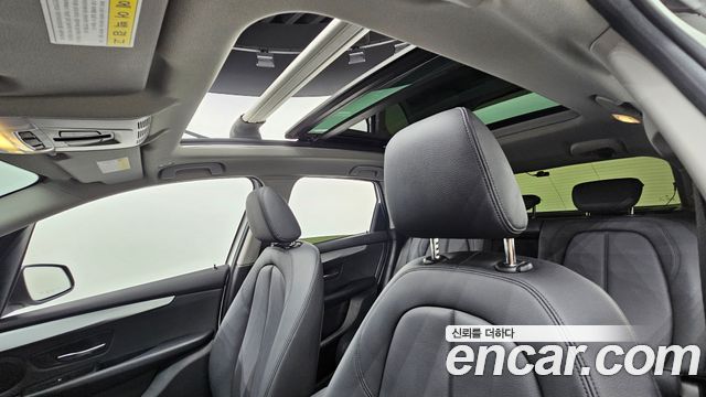 BMW 2-Series 2016 — photo 19