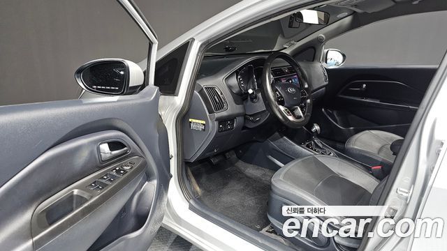Kia pride 2017 — photo 10