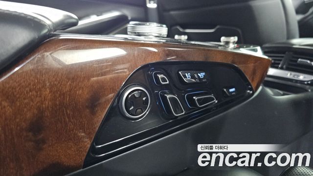 Genesis EQ900 2016 — photo 16