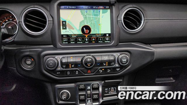 Jeep Wrangler 2020 — photo 19