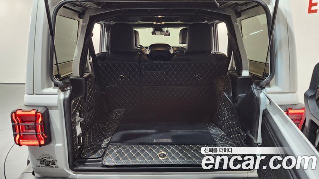 Jeep Wrangler 2020 — photo 26