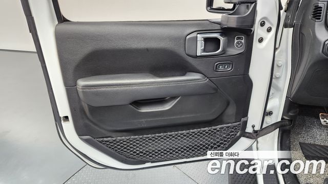 Jeep Wrangler 2020 — photo 14