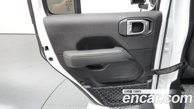 Jeep Wrangler 2020 — photo 15