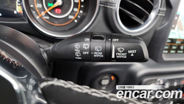 Jeep Wrangler 2020 — photo 27
