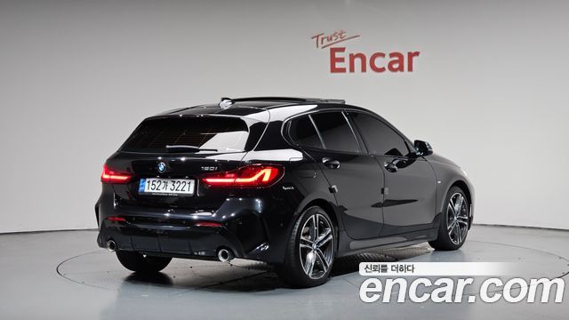 BMW 1-Series 2021 — photo 2