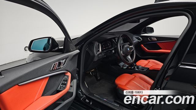 BMW 1-Series 2021 — photo 13
