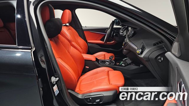 BMW 1-Series 2021 — photo 17