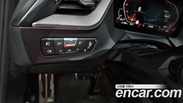 BMW 1-Series 2021 — photo 26
