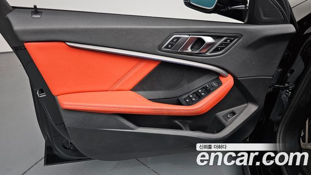 BMW 1-Series 2021 — photo 14