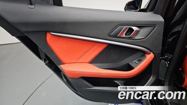 BMW 1-Series 2021 — photo 15