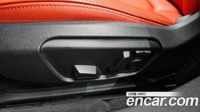 BMW 1-Series 2021 — photo 28