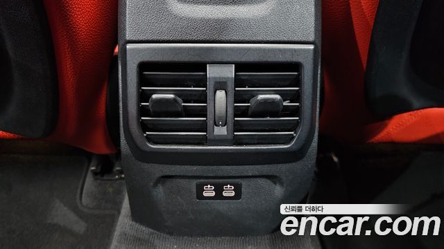 BMW 1-Series 2021 — photo 29
