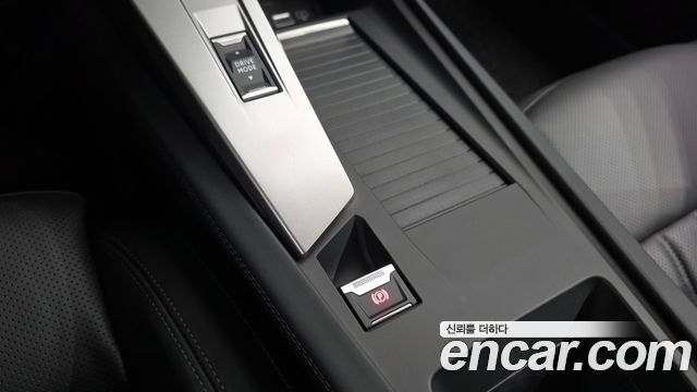 Peugeot 408 2023 — photo 32