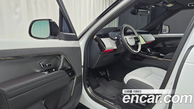 Land Rover Range Rover Sport 2025 — photo 13