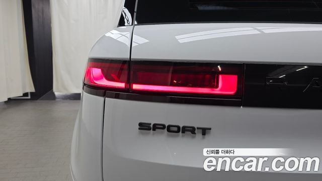 Land Rover Range Rover Sport 2025 — photo 9