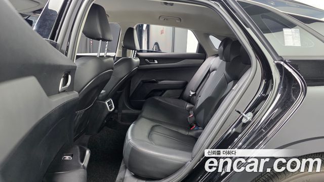 Kia K5 2023 — photo 18