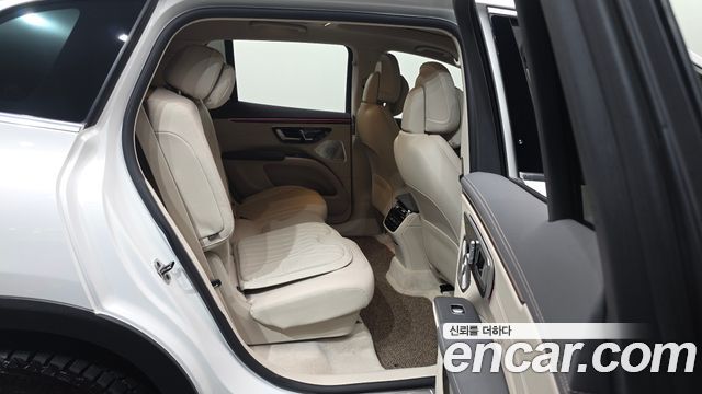Mercedes-Benz EQS 2023 — photo 18