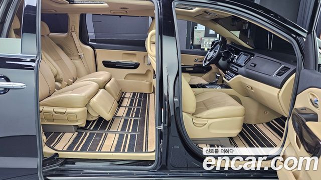 Kia Canival 2018 — photo 12