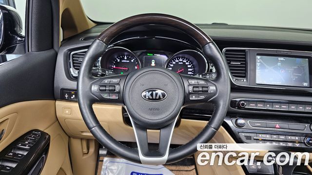 Kia Canival 2018 — photo 14