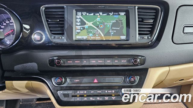 Kia Canival 2018 — photo 15