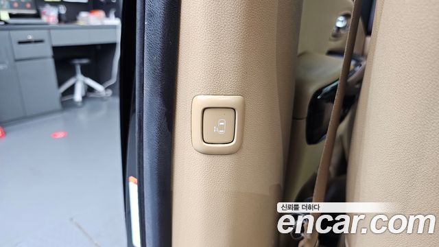 Kia Canival 2018 — photo 18