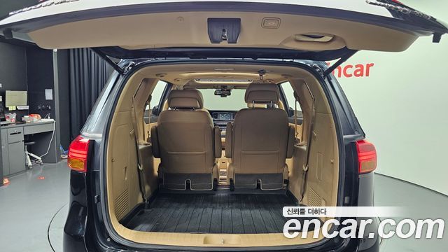Kia Canival 2018 — photo 20