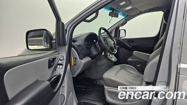 Hyundai Starex 2019 — photo 10