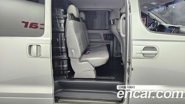 Hyundai Starex 2019 — photo 12