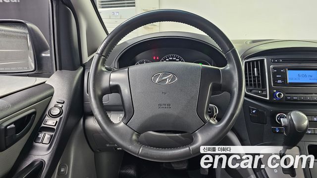 Hyundai Starex 2019 — photo 13
