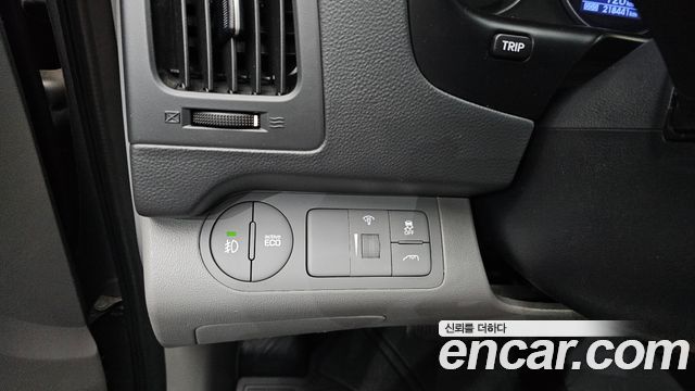 Hyundai Starex 2019 — photo 16