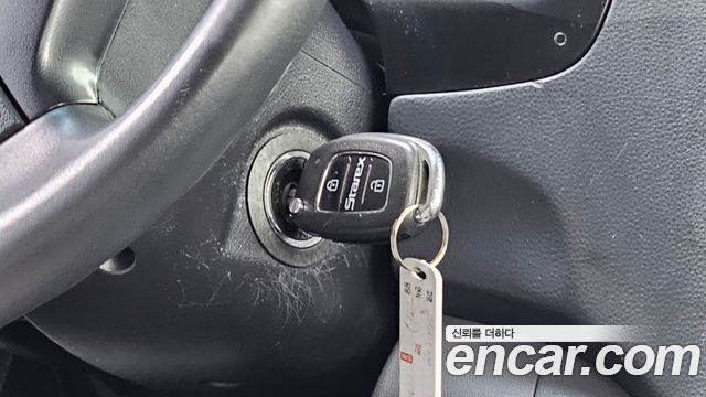 Hyundai Starex 2019 — photo 18