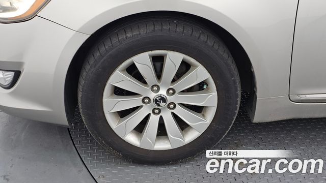 Kia K7 2012 — photo 5
