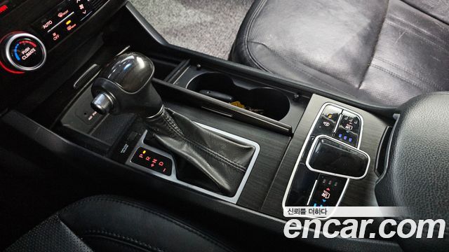 Kia K7 2012 — photo 9