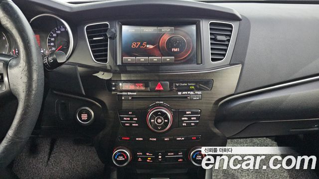 Kia K7 2012 — photo 12