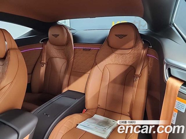Bentley Continental 2022 — photo 8