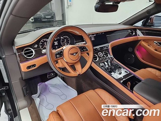 Bentley Continental 2022 — photo 10