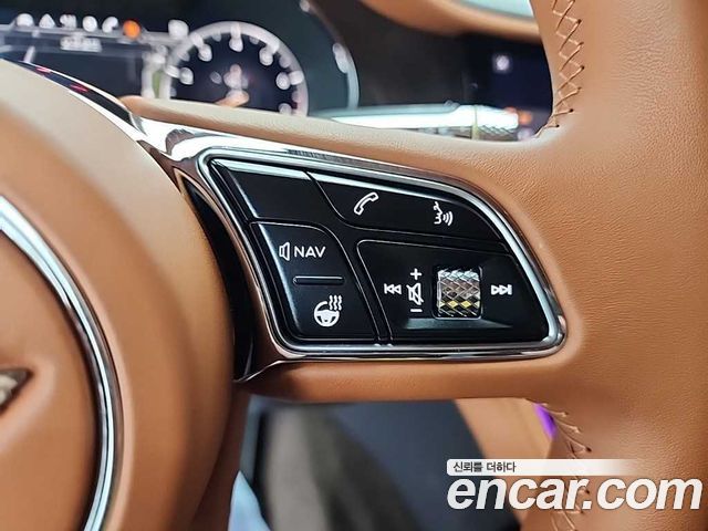Bentley Continental 2022 — photo 11