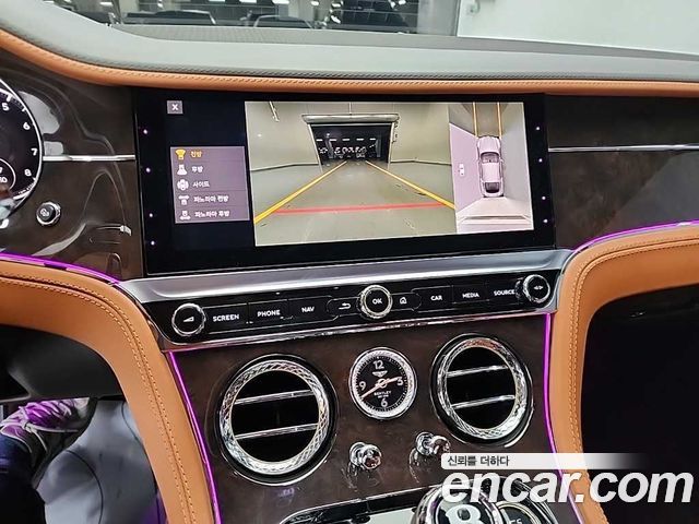 Bentley Continental 2022 — photo 14