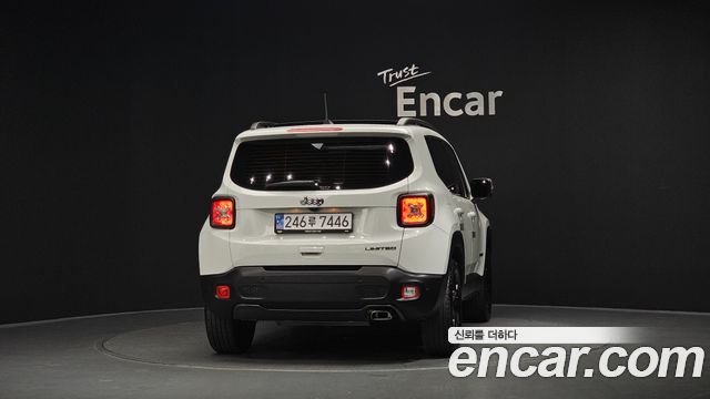 Jeep Renegade 2022 — photo 4