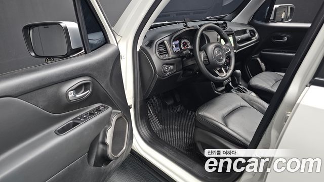 Jeep Renegade 2022 — photo 17