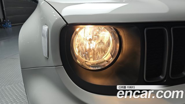 Jeep Renegade 2022 — photo 8