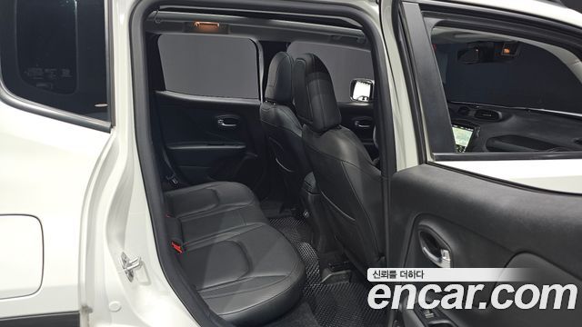 Jeep Renegade 2022 — photo 16