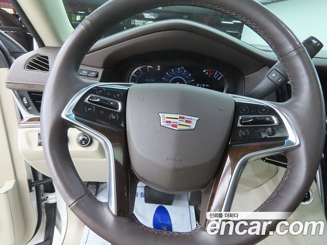 Cadillac Escalade 2017 — photo 8