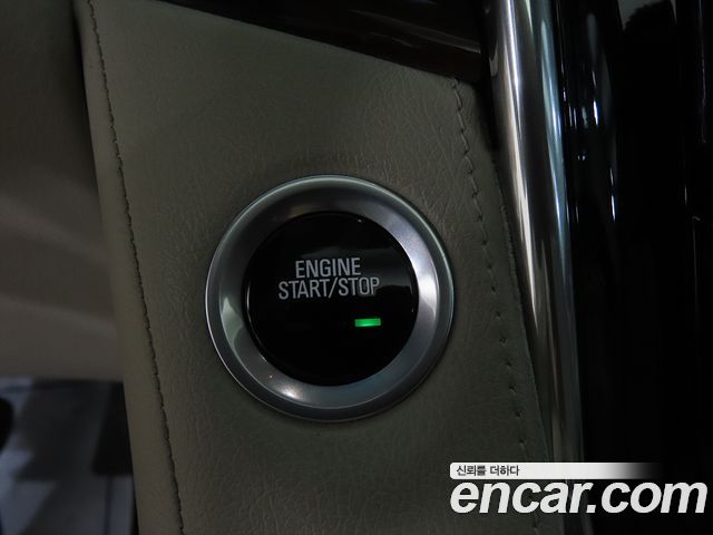 Cadillac Escalade 2017 — photo 16